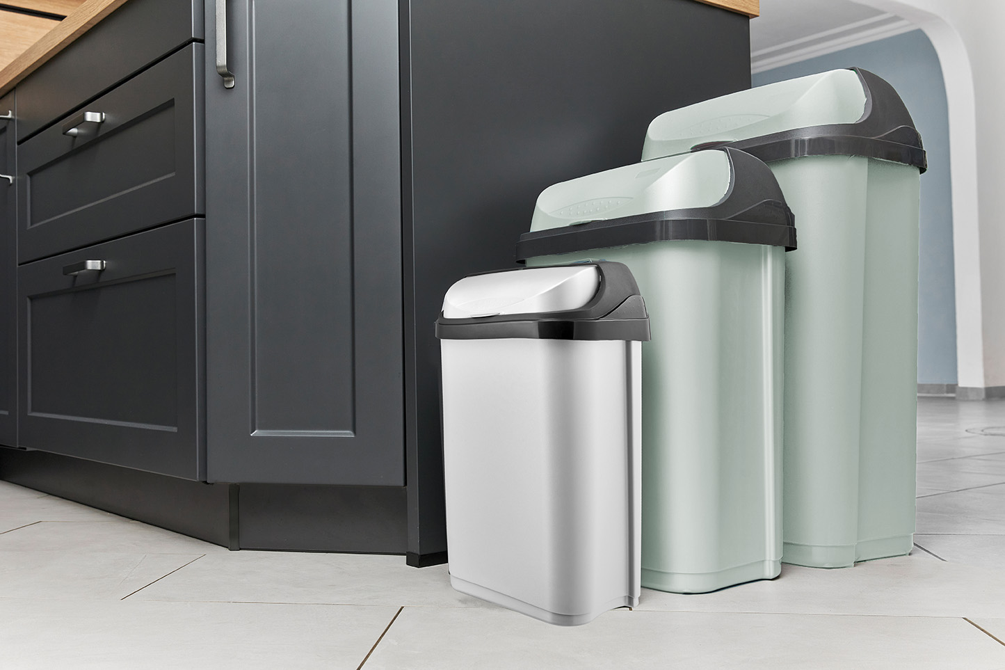 keeeper Abfalleimer „rasmus“ in verschiedenen Größen – modernes Design mit komfortabler Handhabung, ideal für hygienische Mülltrennung und platzsparende Ordnung in der Küche.