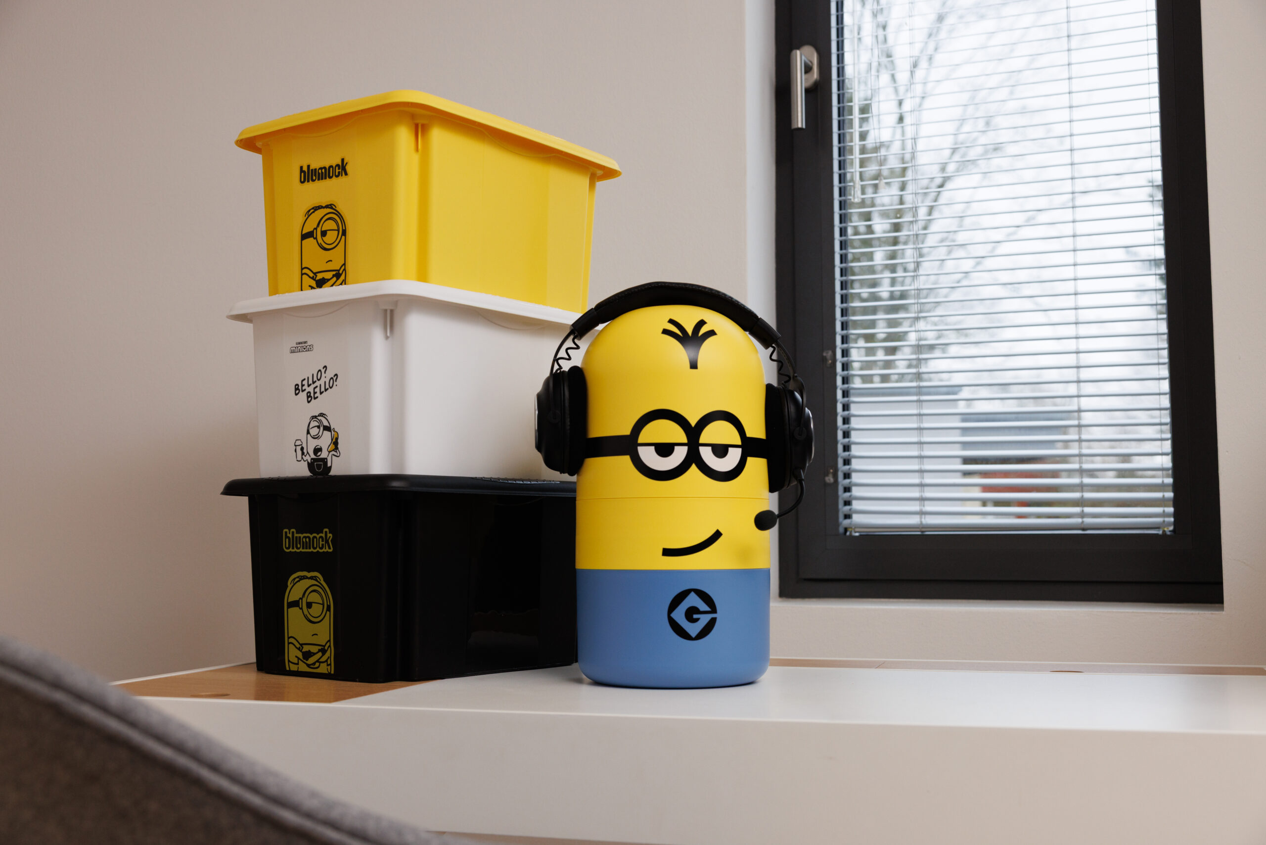 karolina "minions mosaic" black - Description Image