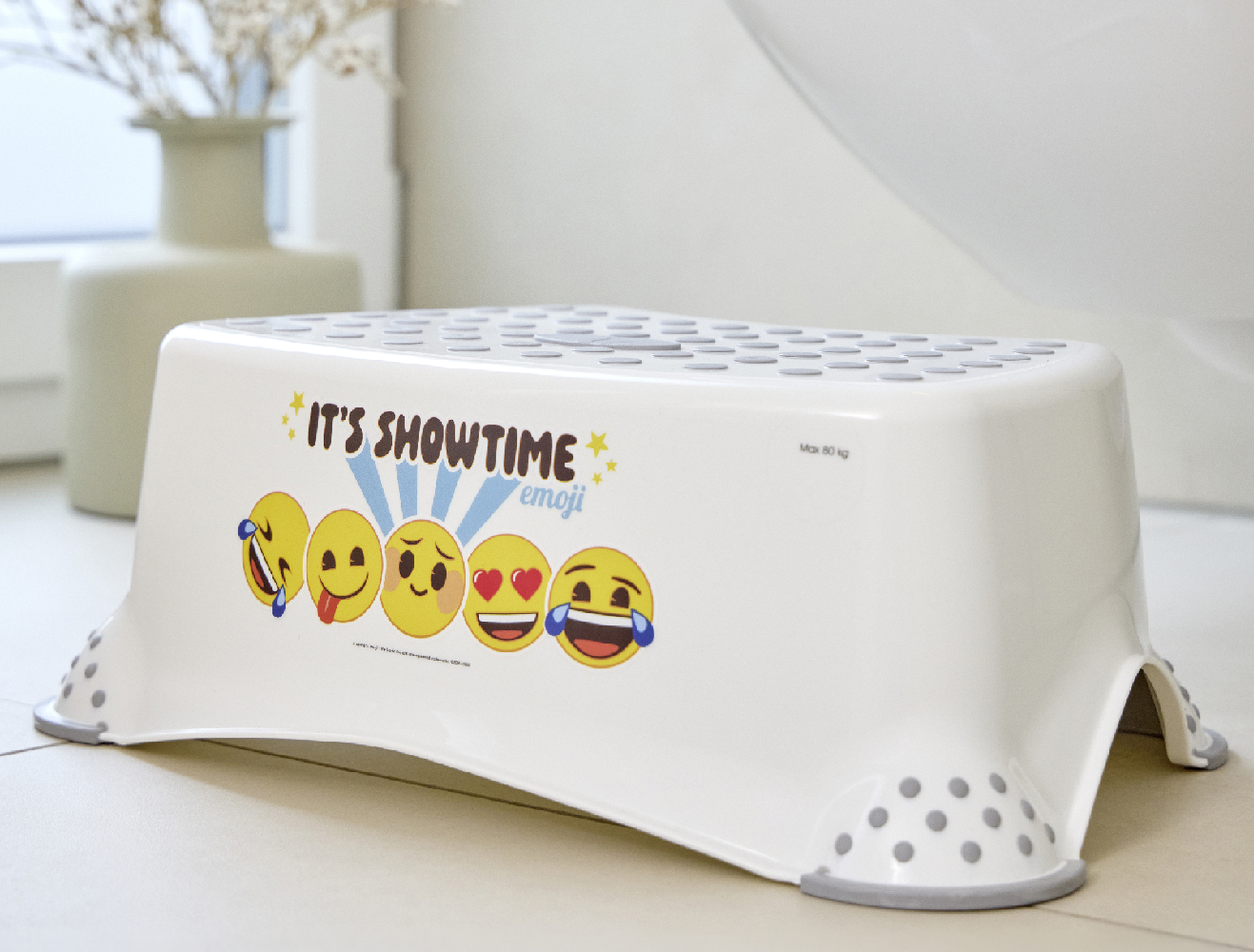 keeeper Tritthocker „tomek“ im emoji® Design – rutschfeste, stabile Lösung für sicheres Erreichen von Waschbecken und Toilette, ideal für mehr Selbstständigkeit im Alltag.